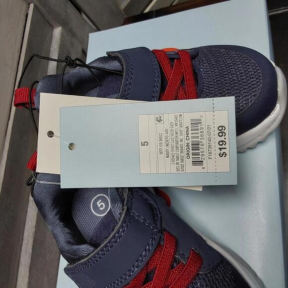 Toddler Ari Sneakers | Cat & Jack | 5 - Picture 6 of 9